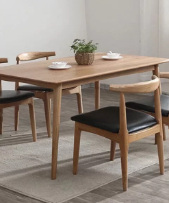 Bàn ghế gỗ tự nhiên kiểu dáng thanh lịch