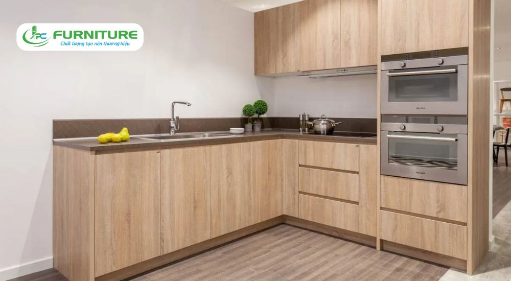 nên làm tủ bếp nhựa hay gỗ